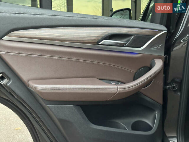 Чорний БМВ Х3, об'ємом двигуна 3 л та пробігом 155 тис. км за 38999 $, фото 23 на Automoto.ua