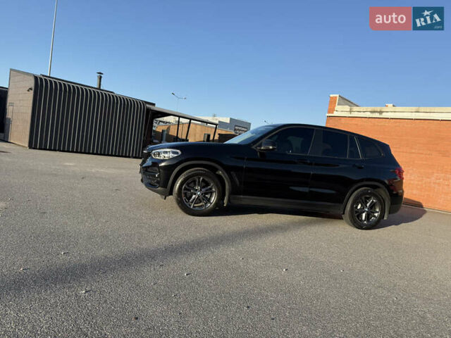 Черный БМВ Х3, объемом двигателя 2 л и пробегом 186 тыс. км за 32999 $, фото 1 на Automoto.ua