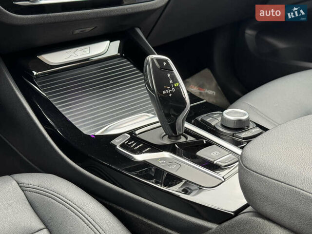 Чорний БМВ Х3, об'ємом двигуна 2 л та пробігом 117 тис. км за 26500 $, фото 30 на Automoto.ua