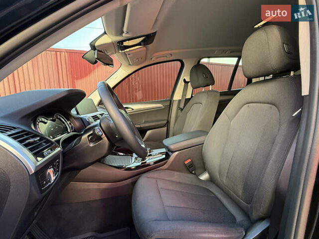 Черный БМВ Х3, объемом двигателя 2 л и пробегом 186 тыс. км за 32999 $, фото 66 на Automoto.ua