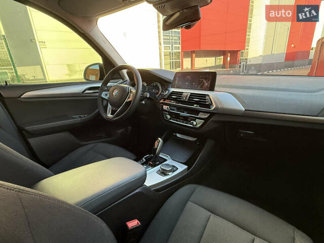 Черный БМВ Х3, объемом двигателя 2 л и пробегом 186 тыс. км за 32999 $, фото 70 на Automoto.ua