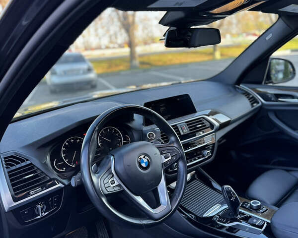 Чорний БМВ Х3, об'ємом двигуна 2 л та пробігом 147 тис. км за 26999 $, фото 10 на Automoto.ua