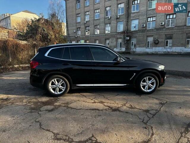 Чорний БМВ Х3, об'ємом двигуна 2 л та пробігом 160 тис. км за 27990 $, фото 5 на Automoto.ua