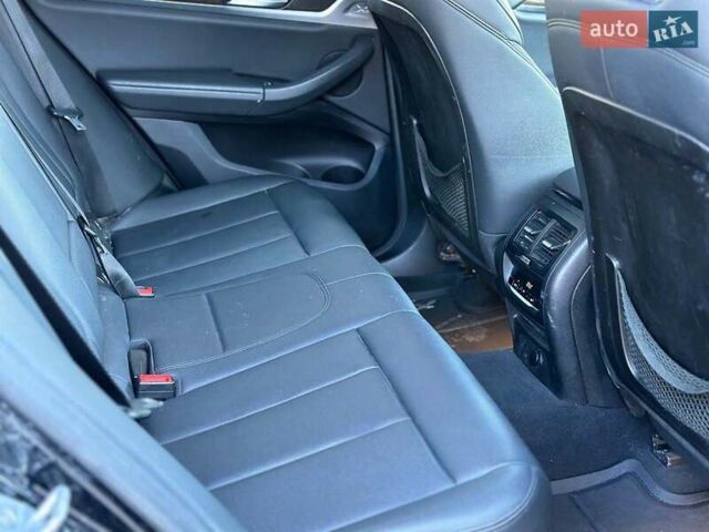 Черный БМВ Х3, объемом двигателя 2 л и пробегом 142 тыс. км за 22990 $, фото 31 на Automoto.ua