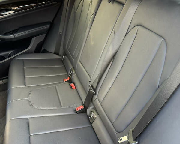 Чорний БМВ Х3, об'ємом двигуна 2 л та пробігом 190 тис. км за 26300 $, фото 19 на Automoto.ua