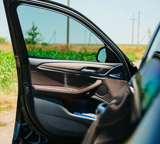 Черный БМВ Х3, объемом двигателя 2 л и пробегом 223 тыс. км за 29000 $, фото 4 на Automoto.ua