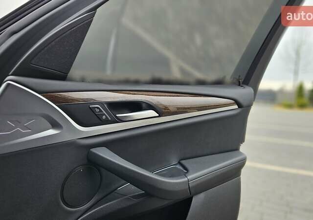 Чорний БМВ Х3, об'ємом двигуна 2 л та пробігом 187 тис. км за 25499 $, фото 90 на Automoto.ua