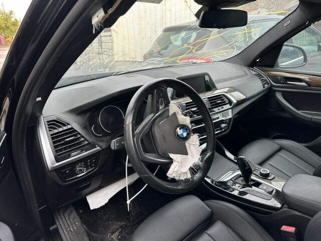 Черный БМВ Х3, объемом двигателя 2 л и пробегом 113 тыс. км за 15000 $, фото 6 на Automoto.ua