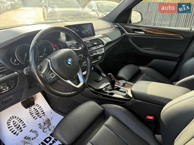 Чорний БМВ Х3, об'ємом двигуна 2 л та пробігом 261 тис. км за 17600 $, фото 13 на Automoto.ua