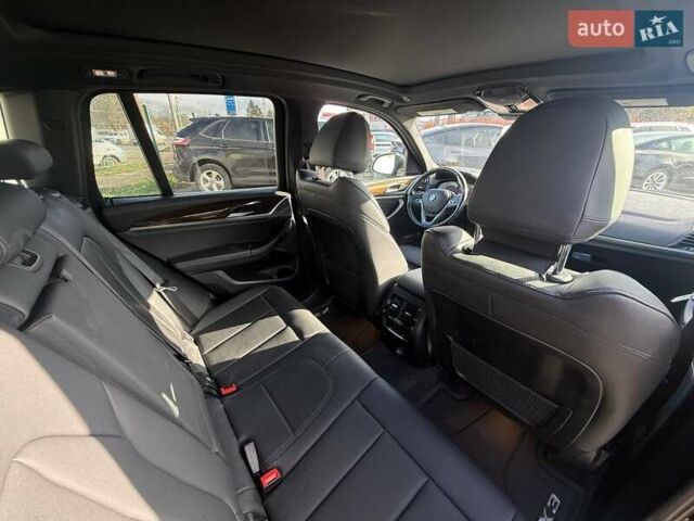 Чорний БМВ Х3, об'ємом двигуна 2 л та пробігом 261 тис. км за 17600 $, фото 8 на Automoto.ua