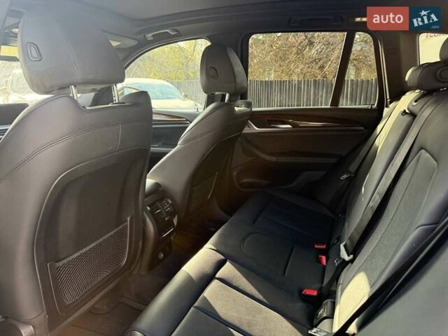 Чорний БМВ Х3, об'ємом двигуна 2 л та пробігом 261 тис. км за 17600 $, фото 7 на Automoto.ua