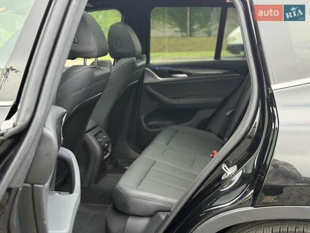 Чорний БМВ Х3, об'ємом двигуна 2 л та пробігом 121 тис. км за 27700 $, фото 75 на Automoto.ua