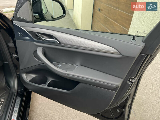 Чорний БМВ Х3, об'ємом двигуна 3 л та пробігом 48 тис. км за 42500 $, фото 25 на Automoto.ua