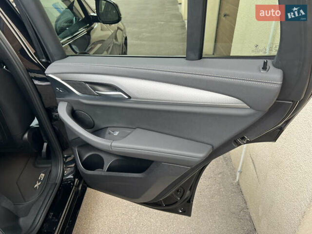 Чорний БМВ Х3, об'ємом двигуна 3 л та пробігом 48 тис. км за 42500 $, фото 26 на Automoto.ua
