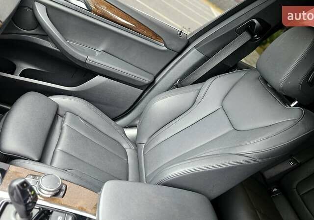 Чорний БМВ Х3, об'ємом двигуна 2 л та пробігом 187 тис. км за 25499 $, фото 104 на Automoto.ua