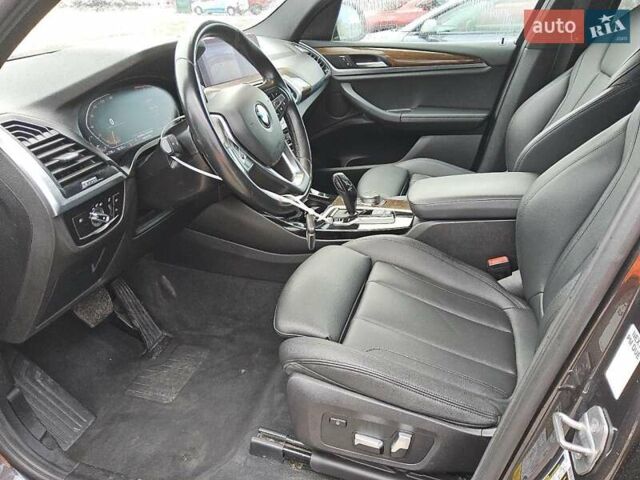 Чорний БМВ Х3, об'ємом двигуна 2 л та пробігом 165 тис. км за 9600 $, фото 6 на Automoto.ua