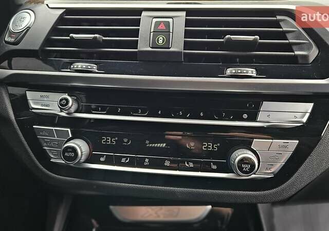 Чорний БМВ Х3, об'ємом двигуна 2 л та пробігом 187 тис. км за 25499 $, фото 87 на Automoto.ua