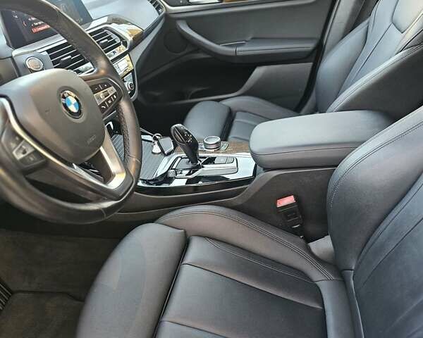 Чорний БМВ Х3, об'ємом двигуна 2 л та пробігом 99 тис. км за 25900 $, фото 13 на Automoto.ua