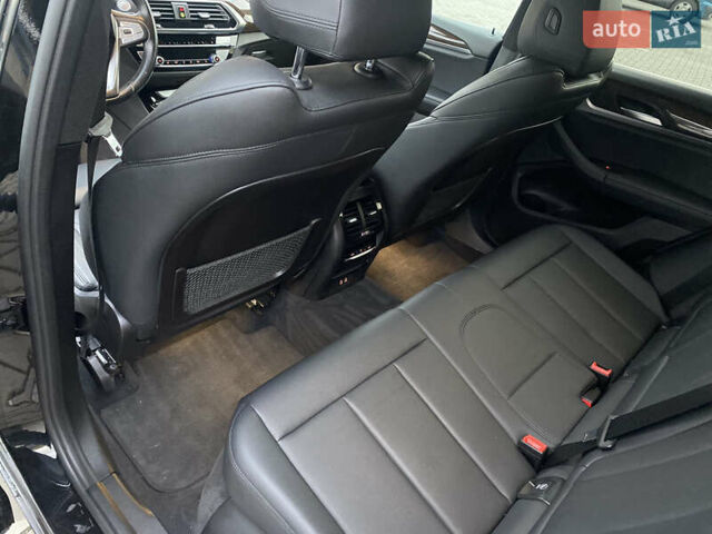 Чорний БМВ Х3, об'ємом двигуна 2 л та пробігом 146 тис. км за 27000 $, фото 26 на Automoto.ua