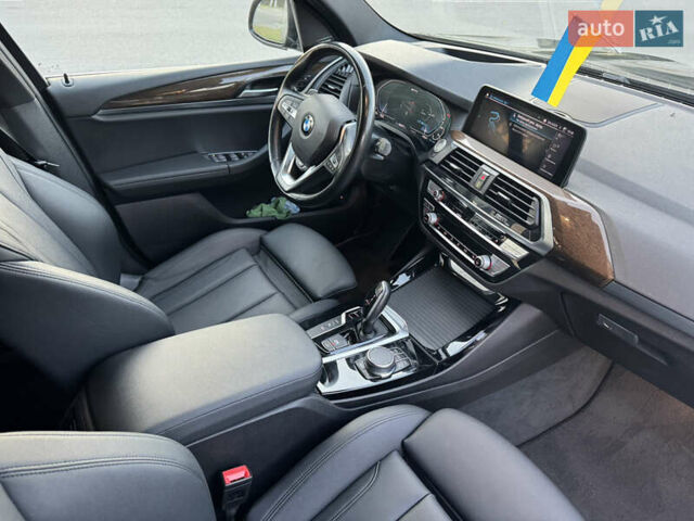 Черный БМВ Х3, объемом двигателя 2 л и пробегом 104 тыс. км за 34000 $, фото 9 на Automoto.ua