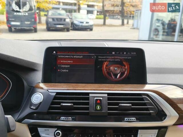 Чорний БМВ Х3, об'ємом двигуна 2 л та пробігом 82 тис. км за 32700 $, фото 37 на Automoto.ua