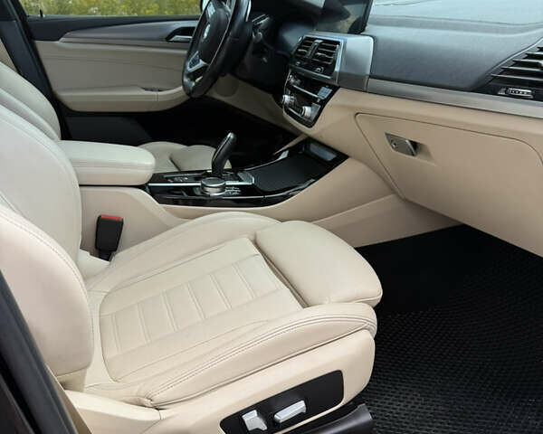 Черный БМВ Х3, объемом двигателя 2 л и пробегом 81 тыс. км за 35900 $, фото 19 на Automoto.ua