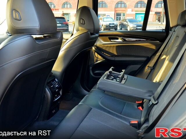 Чорний БМВ Х3, об'ємом двигуна 2 л та пробігом 61 тис. км за 38200 $, фото 7 на Automoto.ua