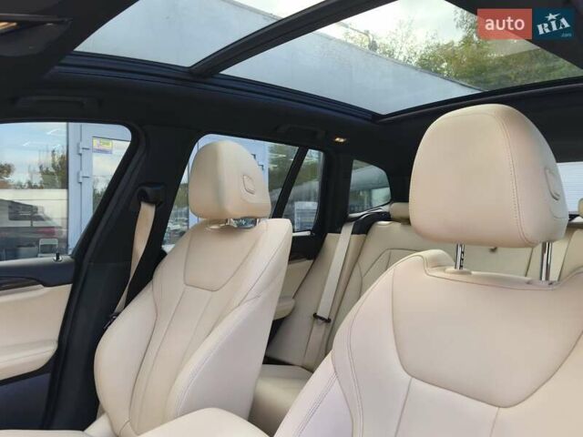 Чорний БМВ Х3, об'ємом двигуна 2 л та пробігом 82 тис. км за 32700 $, фото 24 на Automoto.ua