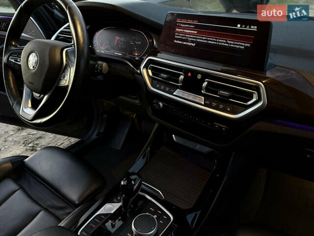 Чорний БМВ Х3, об'ємом двигуна 2 л та пробігом 88 тис. км за 33900 $, фото 27 на Automoto.ua