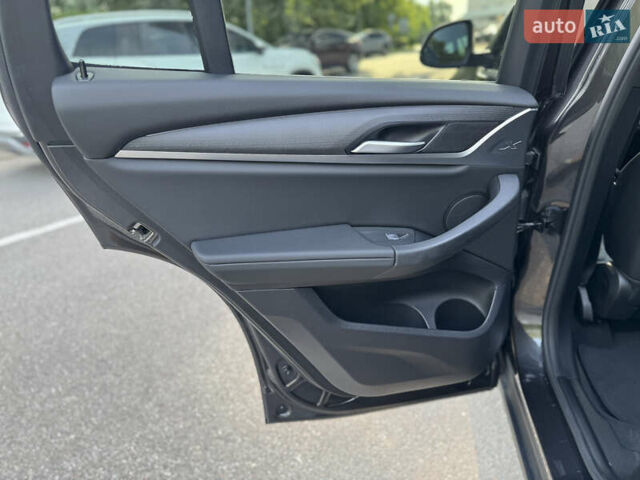 Черный БМВ Х3, объемом двигателя 2 л и пробегом 38 тыс. км за 43999 $, фото 45 на Automoto.ua