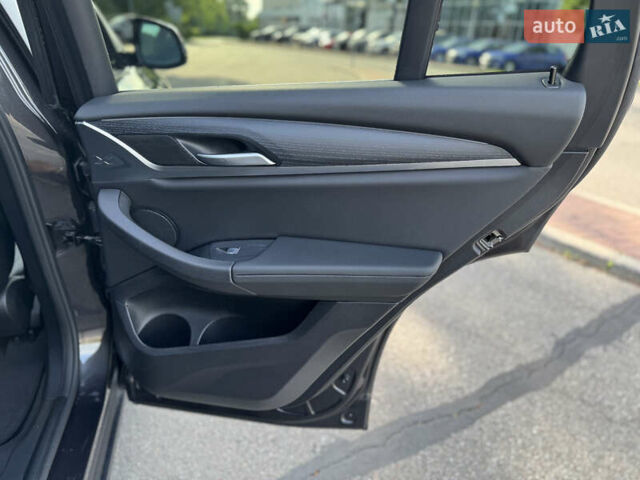 Черный БМВ Х3, объемом двигателя 2 л и пробегом 38 тыс. км за 43999 $, фото 52 на Automoto.ua