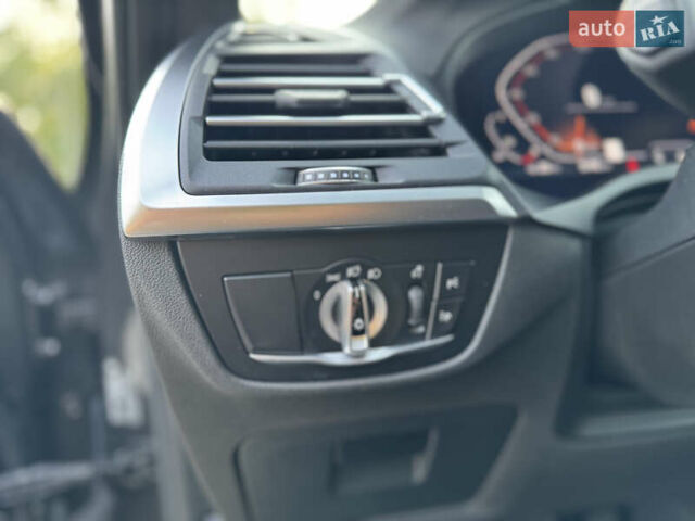 Черный БМВ Х3, объемом двигателя 2 л и пробегом 38 тыс. км за 43999 $, фото 31 на Automoto.ua