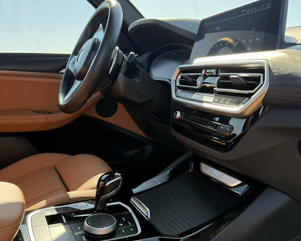 Чорний БМВ Х3, об'ємом двигуна 2 л та пробігом 39 тис. км за 49999 $, фото 9 на Automoto.ua