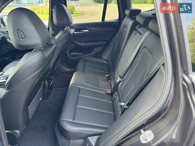 Черный БМВ Х3, объемом двигателя 2 л и пробегом 38 тыс. км за 43999 $, фото 46 на Automoto.ua