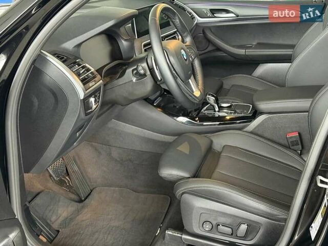 Чорний БМВ Х3, об'ємом двигуна 2 л та пробігом 6 тис. км за 52990 $, фото 7 на Automoto.ua