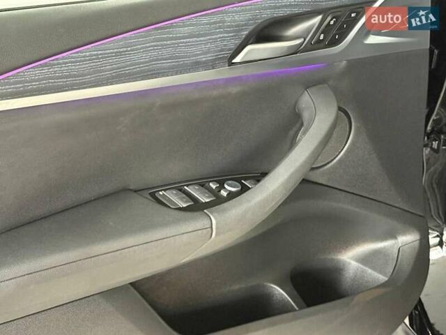 Чорний БМВ Х3, об'ємом двигуна 2 л та пробігом 6 тис. км за 52990 $, фото 9 на Automoto.ua