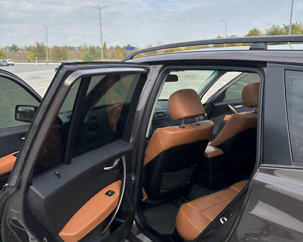 Коричневый БМВ Х3, объемом двигателя 3 л и пробегом 210 тыс. км за 8500 $, фото 21 на Automoto.ua