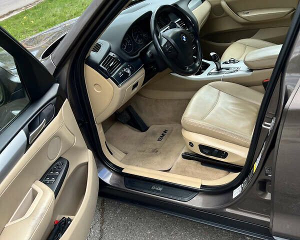 Коричневый БМВ Х3, объемом двигателя 3 л и пробегом 334 тыс. км за 11500 $, фото 15 на Automoto.ua