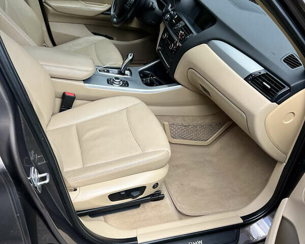 Коричневый БМВ Х3, объемом двигателя 3 л и пробегом 334 тыс. км за 11500 $, фото 13 на Automoto.ua