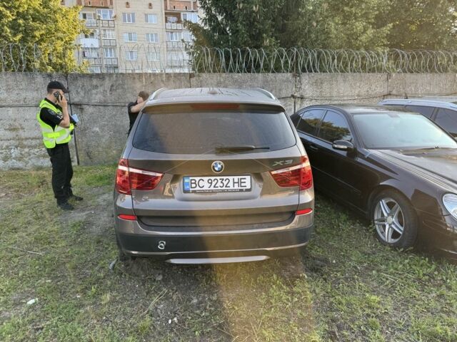 Коричневый БМВ Х3, объемом двигателя 2 л и пробегом 145 тыс. км за 6500 $, фото 2 на Automoto.ua