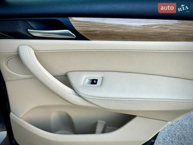 Коричневый БМВ Х3, объемом двигателя 2 л и пробегом 195 тыс. км за 12500 $, фото 25 на Automoto.ua