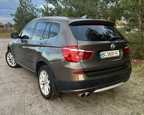 Коричневый БМВ Х3, объемом двигателя 2 л и пробегом 195 тыс. км за 14000 $, фото 9 на Automoto.ua