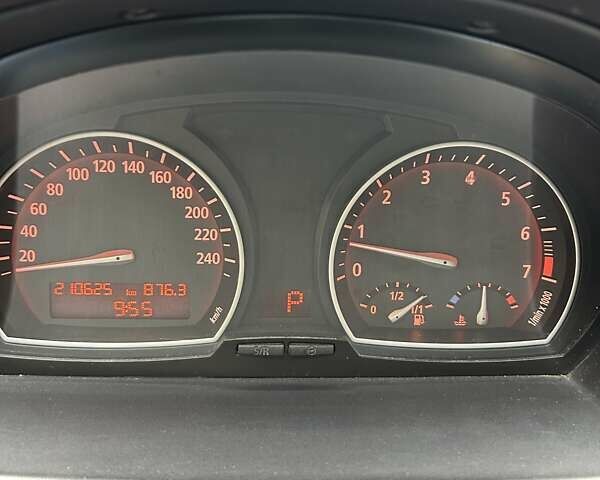 Красный БМВ Х3, объемом двигателя 3 л и пробегом 210 тыс. км за 9000 $, фото 4 на Automoto.ua