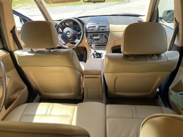 Красный БМВ Х3, объемом двигателя 0 л и пробегом 420 тыс. км за 45000 $, фото 5 на Automoto.ua