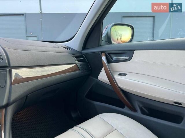 Червоний БМВ Х3, об'ємом двигуна 3 л та пробігом 237 тис. км за 11390 $, фото 31 на Automoto.ua