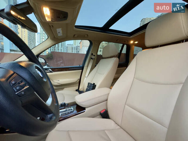 Красный БМВ Х3, объемом двигателя 2 л и пробегом 64 тыс. км за 17499 $, фото 21 на Automoto.ua