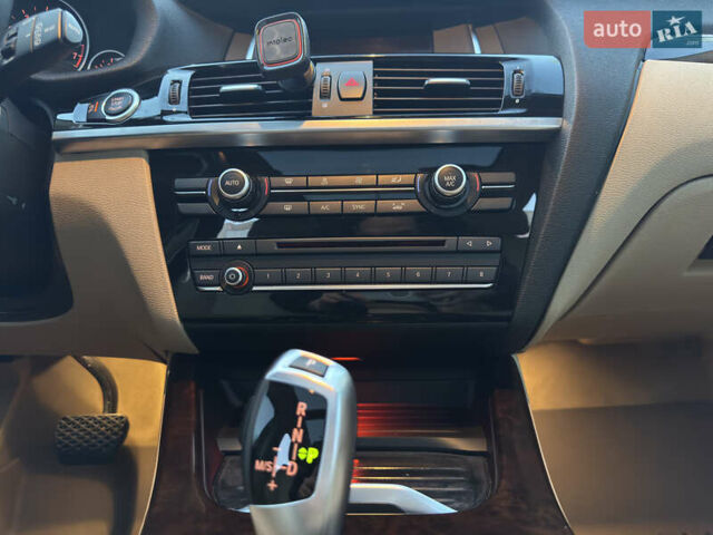 Красный БМВ Х3, объемом двигателя 2 л и пробегом 64 тыс. км за 17499 $, фото 26 на Automoto.ua