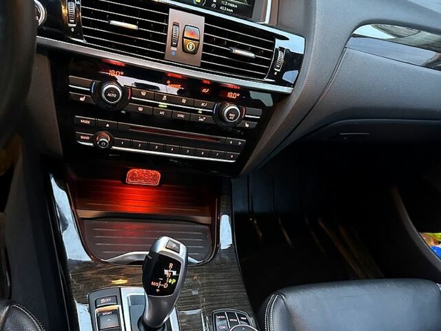 Красный БМВ Х3, объемом двигателя 2 л и пробегом 150 тыс. км за 19500 $, фото 11 на Automoto.ua