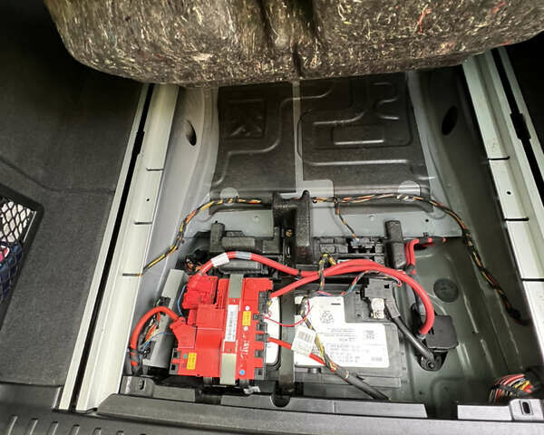 БМВ Х3, объемом двигателя 2 л и пробегом 70 тыс. км за 18000 $, фото 25 на Automoto.ua