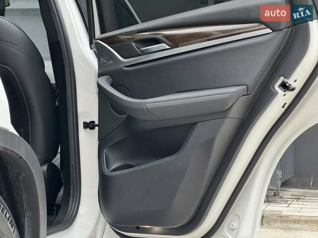 БМВ Х3, объемом двигателя 0 л и пробегом 115 тыс. км за 26000 $, фото 31 на Automoto.ua